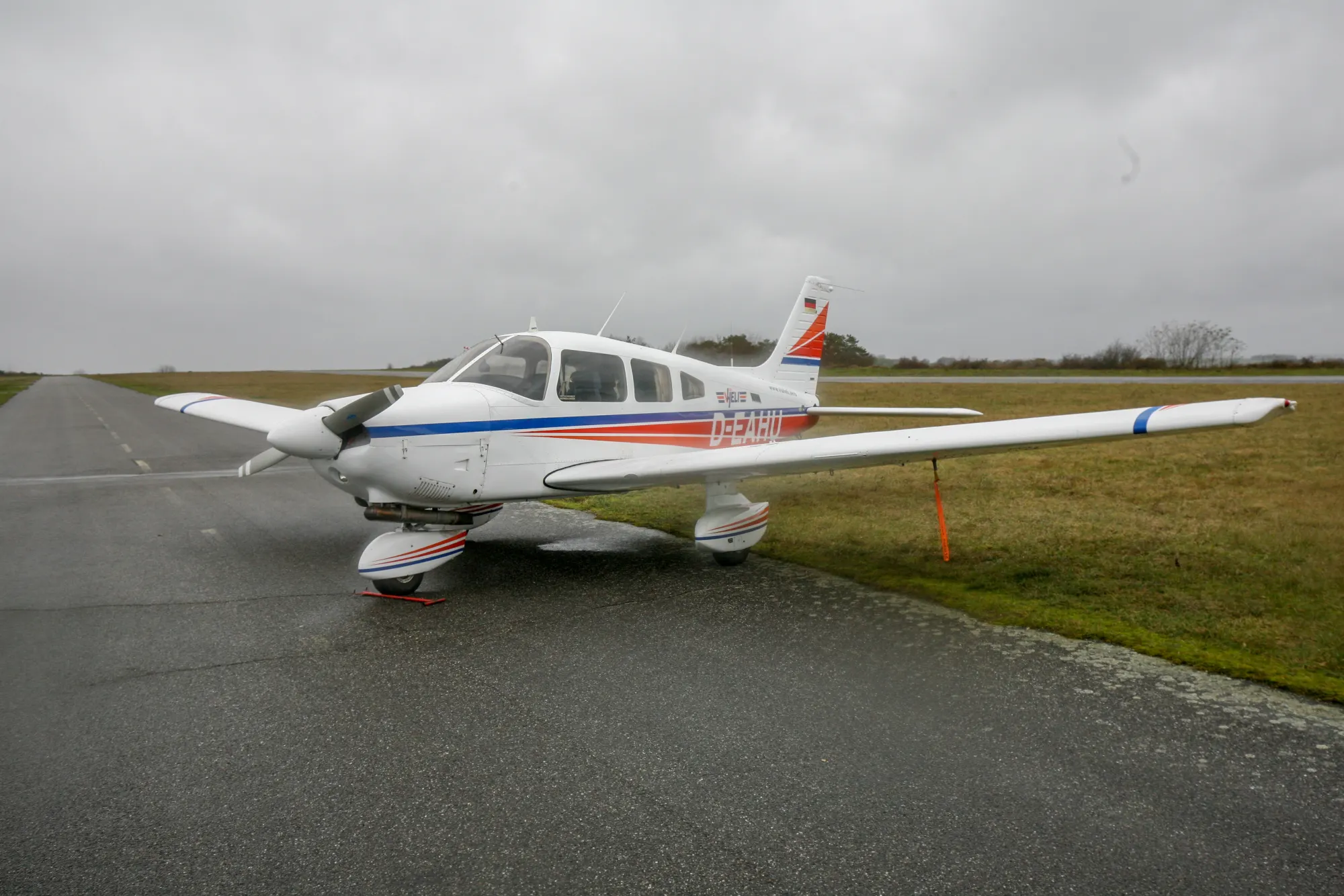 Piper PA 28-181 Archer III auf dem Vorfeld